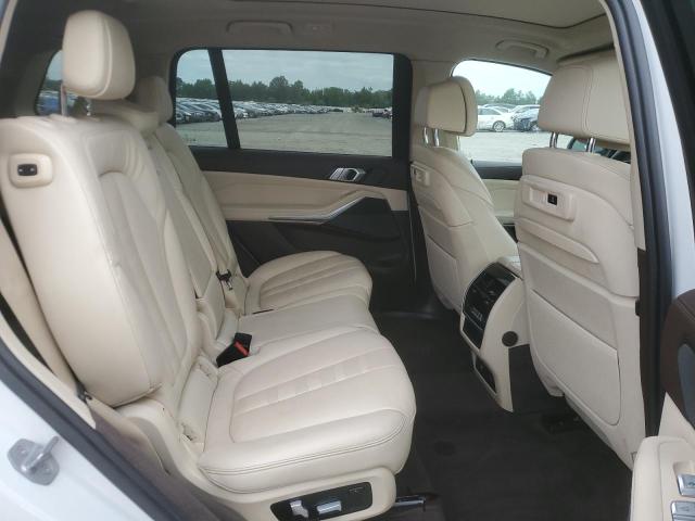 5UXCW2C59KL084057 - 2019 BMW X7 XDRIVE40I WHITE photo 11