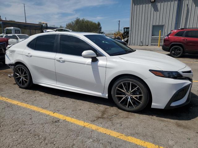 4T1T11AK3RU911344 - 2024 TOYOTA CAMRY SE NIGHT SHADE WHITE photo 4