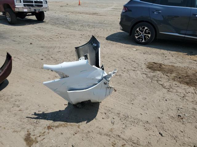 JHMGE8H5XBS009289 - 2011 HONDA FIT SPORT WHITE photo 13