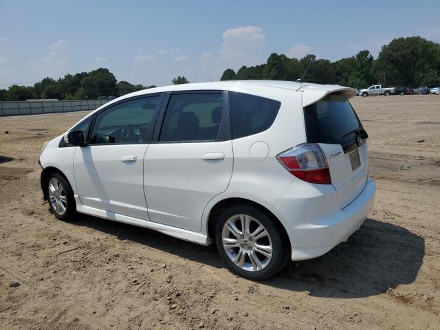 JHMGE8H5XBS009289 - 2011 HONDA FIT SPORT WHITE photo 2