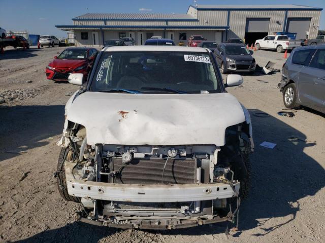 JTLKE50E281011255 - 2008 SCION XB XB WHITE photo 5