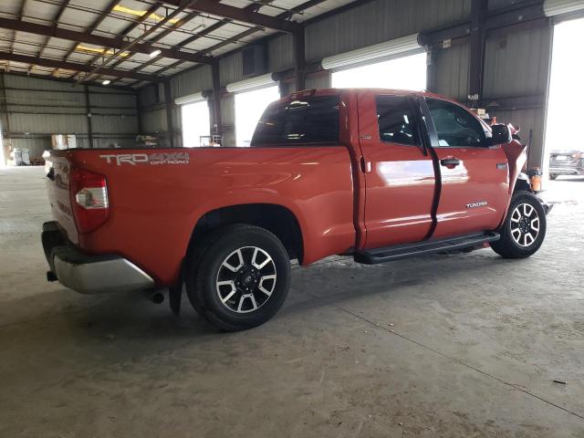 5TFUW5F19JX747716 - 2018 TOYOTA TUNDRA DOUBLE CAB SR/SR5 ORANGE photo 3