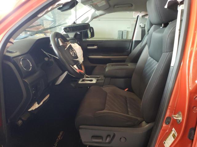 5TFUW5F19JX747716 - 2018 TOYOTA TUNDRA DOUBLE CAB SR/SR5 ORANGE photo 7