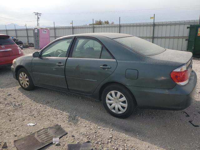 4T1BE32K45U097676 - 2005 TOYOTA CAMRY LE GREEN photo 2