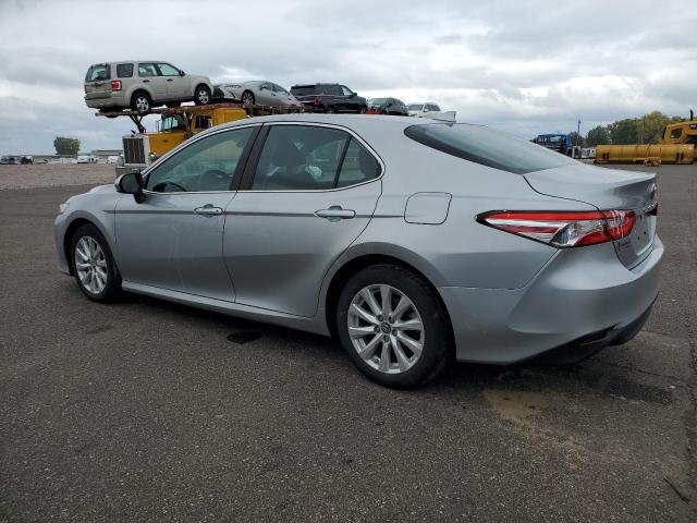 4T1B11HK7KU771726 - 2019 TOYOTA CAMRY L SILVER photo 2