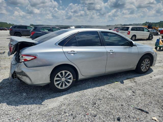 4T1BF1FK9FU095080 - 2015 TOYOTA CAMRY LE Silber Foto 3