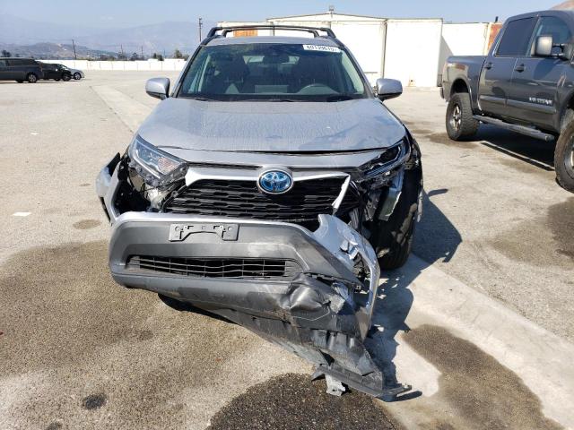 4T3RWRFV9MU016583 - 2021 TOYOTA RAV4 XLE ვერცხლისფერი ფოტო 5