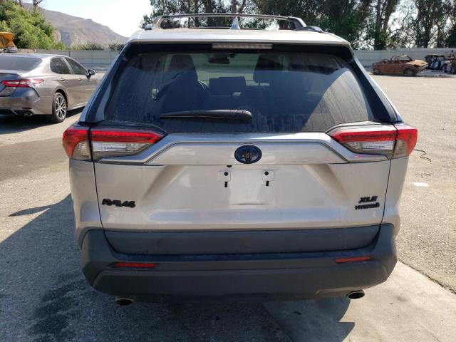 4T3RWRFV9MU016583 - 2021 TOYOTA RAV4 XLE ვერცხლისფერი ფოტო 6