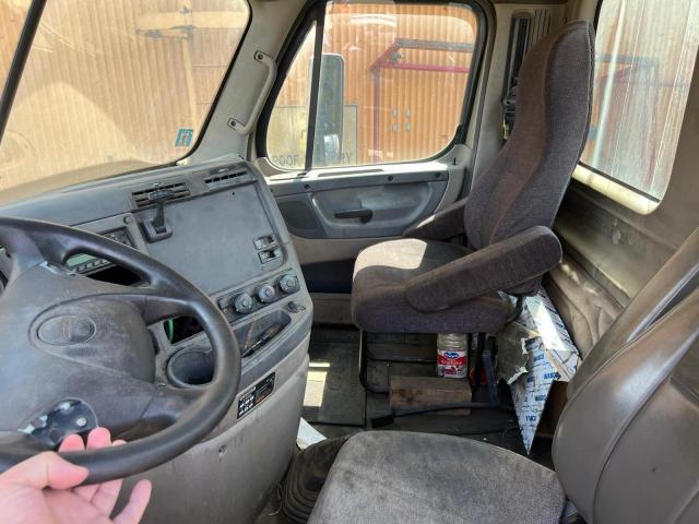 1FUJGECV27LY61184 - 2007 FREIGHTLINER CASCADIA Сұр фото 9