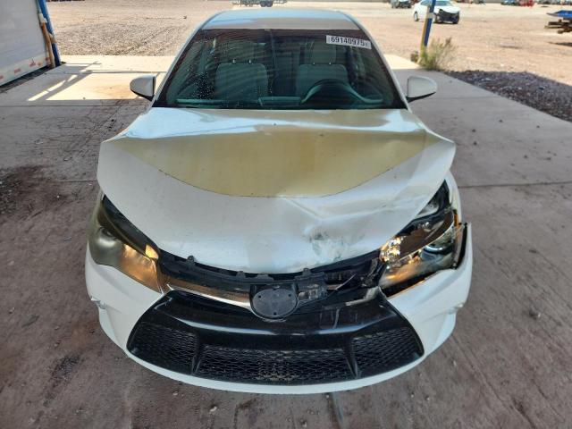 4T1BF1FK2HU321060 - 2017 TOYOTA CAMRY LE WHITE photo 5