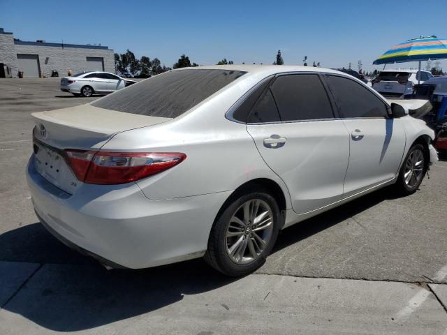4T1BF1FK4HU443659 - 2017 TOYOTA CAMRY LE 白色 照片 3