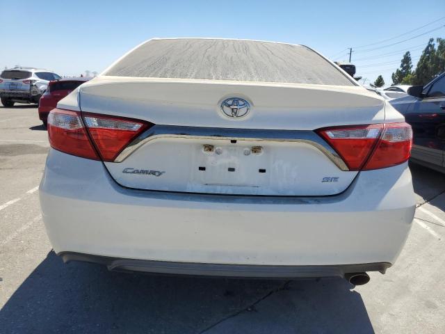 4T1BF1FK4HU443659 - 2017 TOYOTA CAMRY LE 白色 照片 6