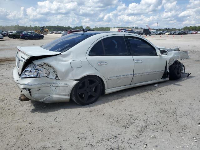 WDBUF77X89B362539 - 2009 MERCEDES-BENZ E 63 AMG WHITE photo 3