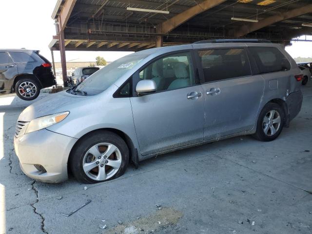 2016 TOYOTA SIENNA LE, 