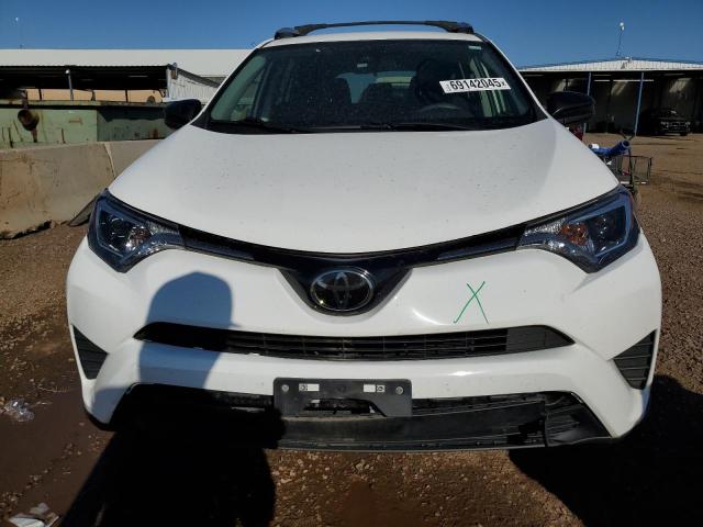 JTMBFREV9HD204543 - 2017 TOYOTA RAV4 LE WHITE photo 5