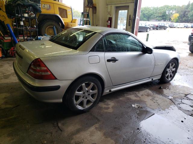 WDBKK49F04F311382 - 2004 MERCEDES-BENZ SLK 230 KOMPRESSOR SILVER photo 3