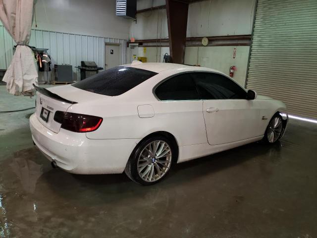 WBAKF9C50BE618909 - 2011 BMW 335 XI WHITE photo 3