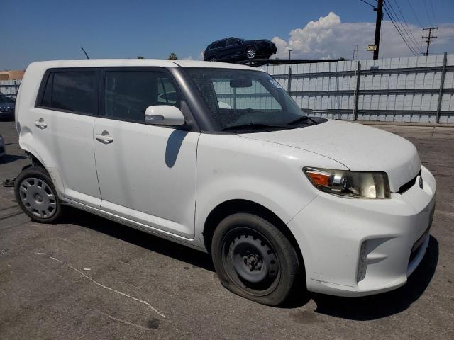 JTLZE4FE4EJ050408 - 2014 TOYOTA SCION XB WHITE photo 4