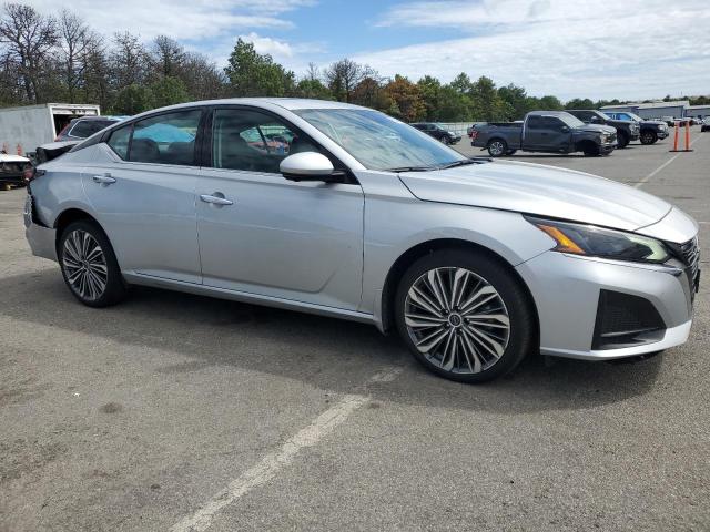 1N4BL4EW6PN361384 - 2023 NISSAN ALTIMA SL SILVER photo 4