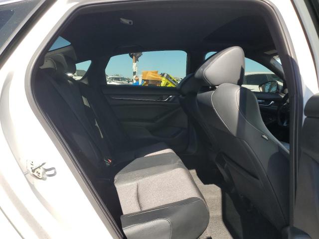 1HGCV2F36JA004191 - 2018 HONDA ACCORD SPORT WHITE photo 10