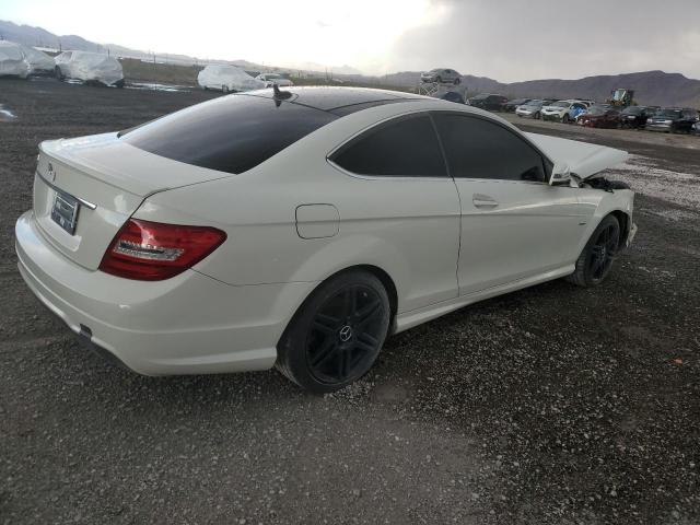 WDDGJ4HB9CF799972 - 2012 MERCEDES-BENZ C 250 WHITE photo 3