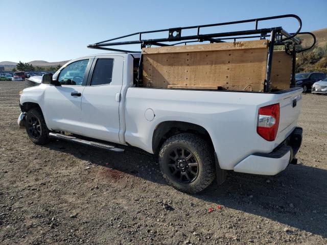 5TFUY5F16KX839765 - 2019 TOYOTA TUNDRA DOUBLE CAB SR/SR5 WHITE photo 2
