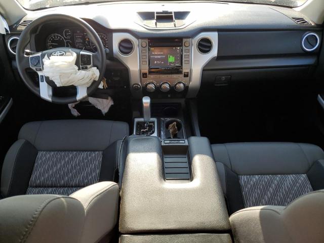 5TFUY5F16KX839765 - 2019 TOYOTA TUNDRA DOUBLE CAB SR/SR5 WHITE photo 8