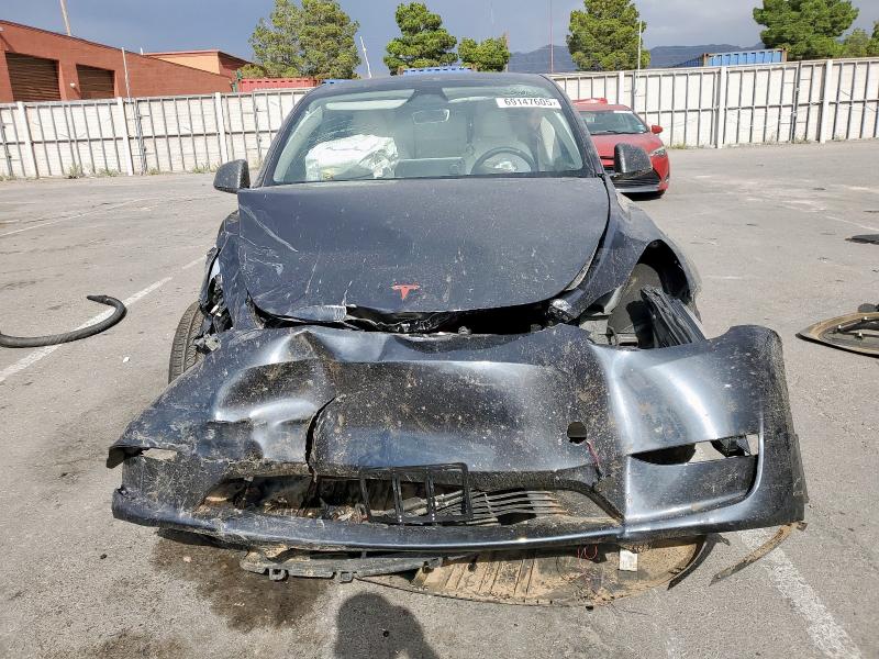 7SAYGAEE9RF205746 - 2024 TESLA MODEL Y Gris foto 5