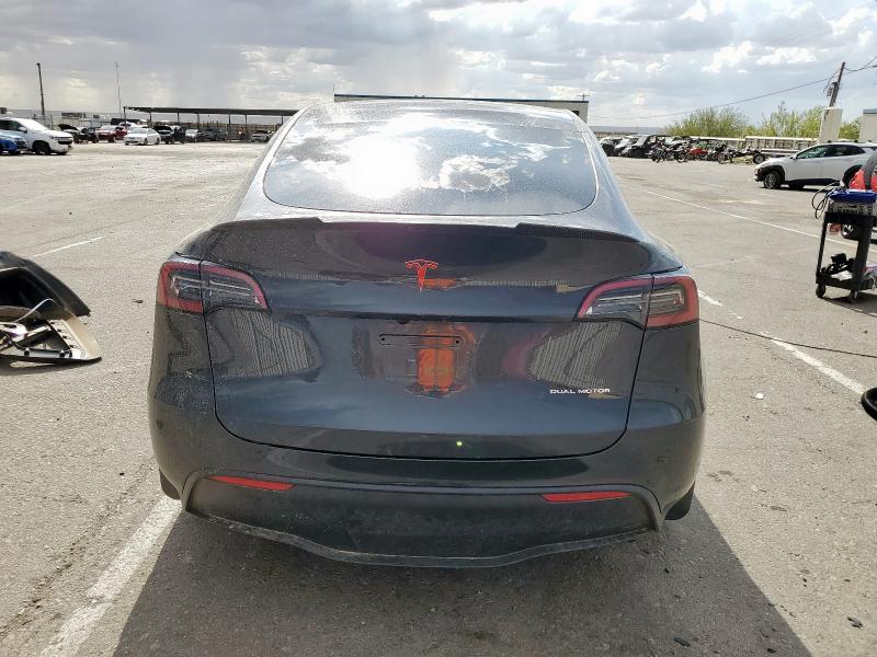 7SAYGAEE9RF205746 - 2024 TESLA MODEL Y Gris foto 6