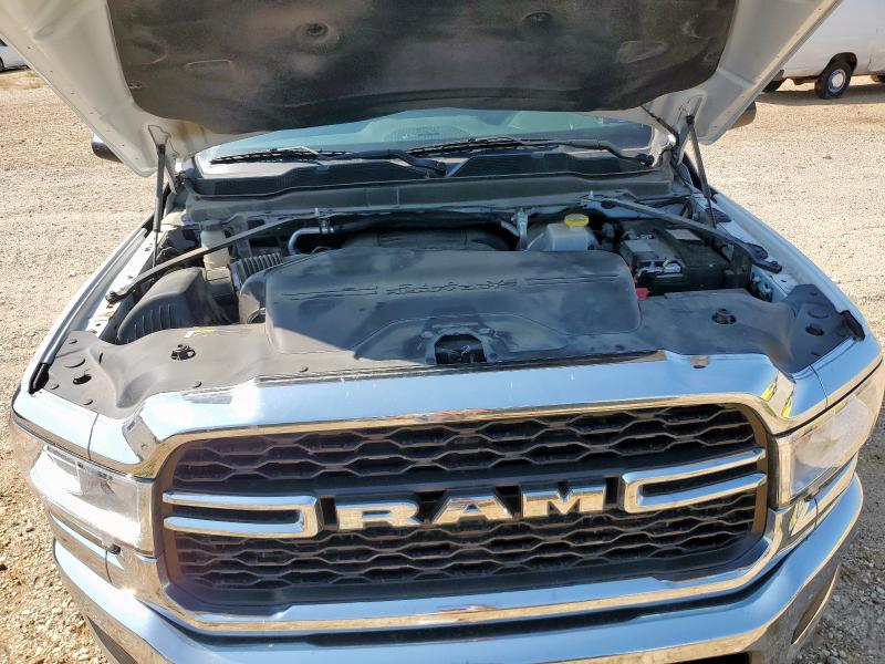 3C6UR5CJ7NG139013 - 2022 RAM 2500 TRADESMAN WHITE photo 11