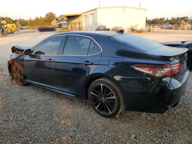 4T1B61HK0JU554907 - 2018 TOYOTA CAMRY XSE BLACK photo 2