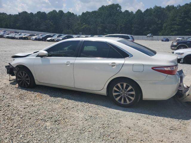 4T1BF1FK7HU620995 - 2017 TOYOTA CAMRY LE WHITE photo 2