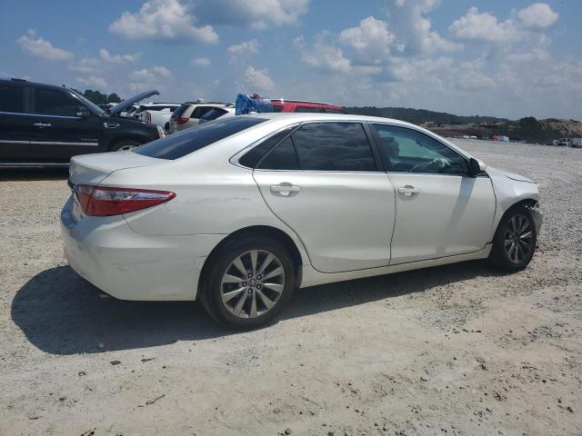 4T1BF1FK7HU620995 - 2017 TOYOTA CAMRY LE WHITE photo 3