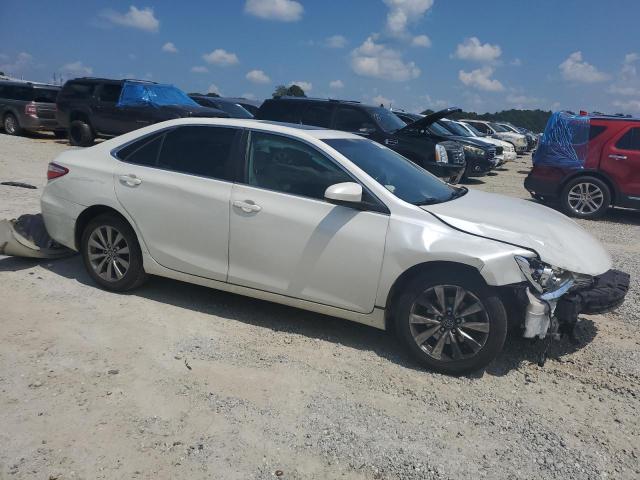 4T1BF1FK7HU620995 - 2017 TOYOTA CAMRY LE WHITE photo 4