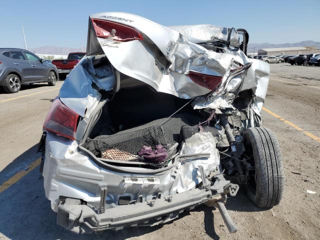 3KPC24A67LE101565 - 2020 HYUNDAI ACCENT SE SILVER photo 6