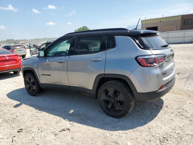 3C4NJDBB1JT314141 - 2018 JEEP COMPASS LATITUDE Gümüş fotoğraf 2