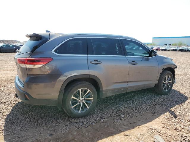 5TDJZRFH6HS451678 - 2017 TOYOTA HIGHLANDER SE Сұр фото 3
