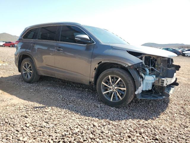 5TDJZRFH6HS451678 - 2017 TOYOTA HIGHLANDER SE Сұр фото 4