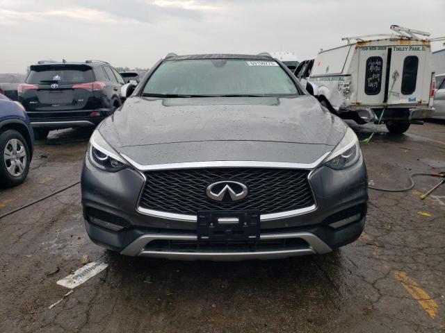 SJKCH5CR8JA046827 - 2018 INFINITI QX30 BASE GRAY photo 5