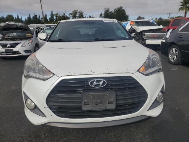 KMHTC6AE6FU225599 - 2015 HYUNDAI VELOSTER TURBO WHITE photo 5