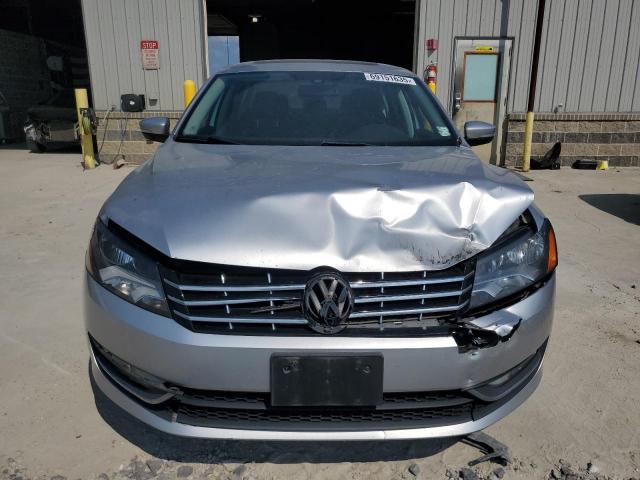 1VWCP7A31DC070294 - 2013 VOLKSWAGEN PASSAT SEL ნაცრისფერი ფოტო 5