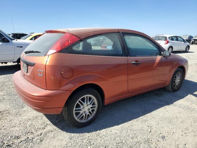 3FAFP31N95R106686 - 2005 FORD FOCUS ZX3 ORANGE photo 3