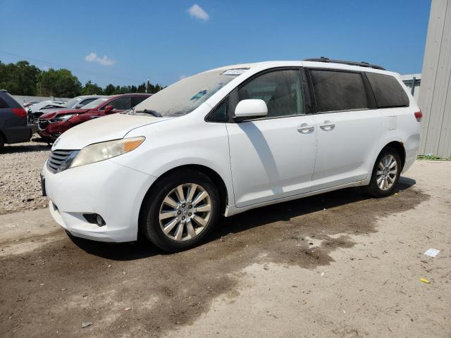 2011 TOYOTA SIENNA XLE, 