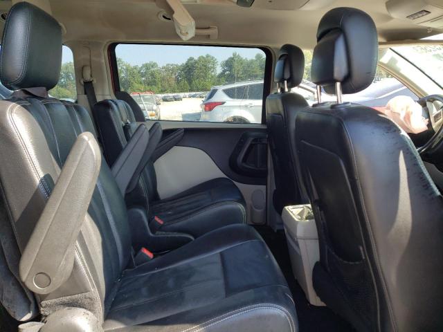 2C4RC1BG3GR142003 - 2016 CHRYSLER TOWN & COU TOURING RED photo 11