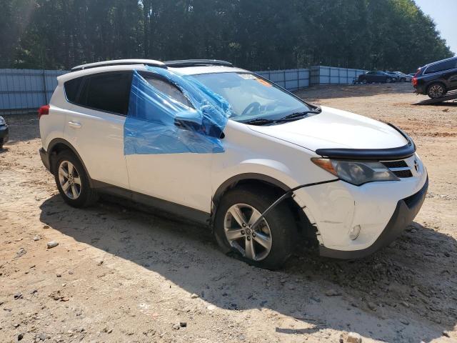 2T3RFREV3FW357062 - 2015 TOYOTA RAV4 XLE WHITE photo 4