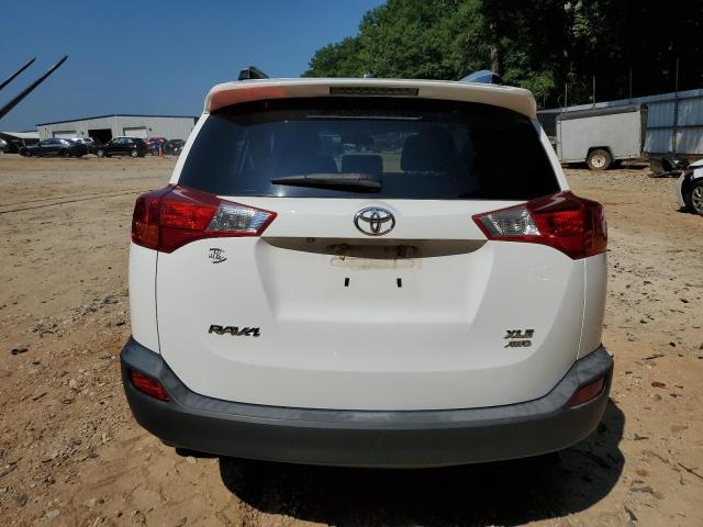 2T3RFREV3FW357062 - 2015 TOYOTA RAV4 XLE WHITE photo 6
