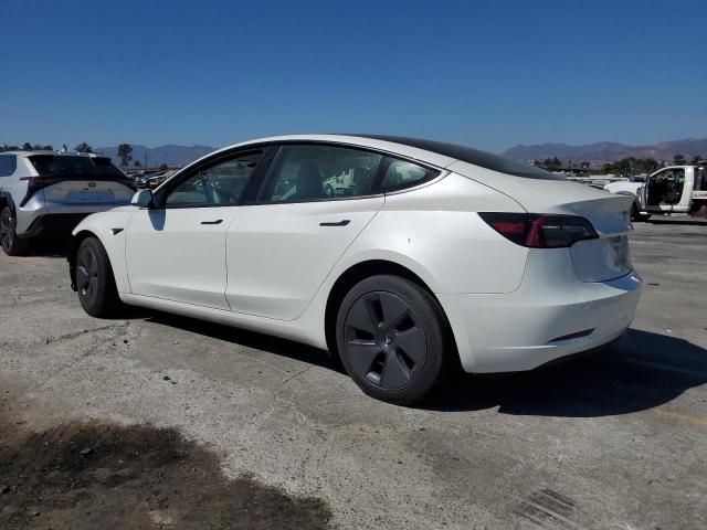 5YJ3E1EA9NF359670 - 2022 TESLA MODEL 3 WHITE photo 2