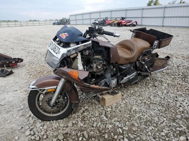 JS1VX71A2G2104015 - 1986 SUZUKI GV1400 GD BROWN photo 2