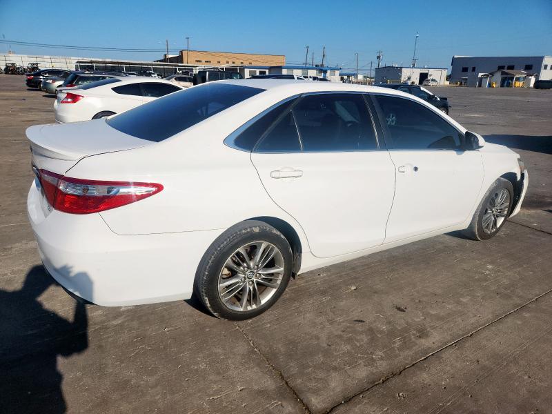 4T1BF1FK5HU665238 - 2017 TOYOTA CAMRY SE LE WHITE photo 3