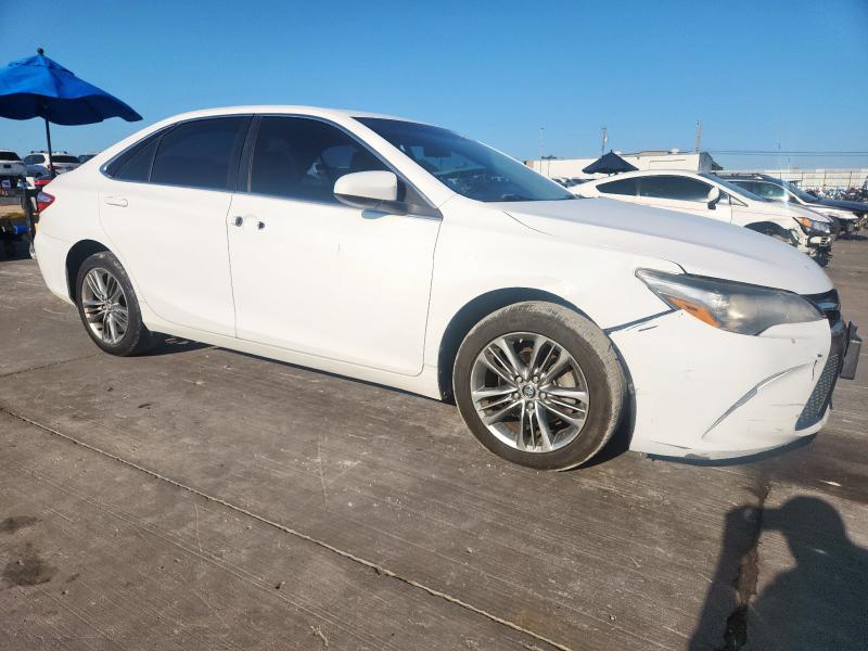 4T1BF1FK5HU665238 - 2017 TOYOTA CAMRY SE LE WHITE photo 4